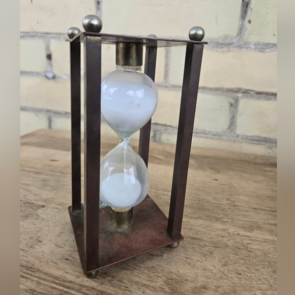 Vintage Hour Glass - Picture 8 of 9